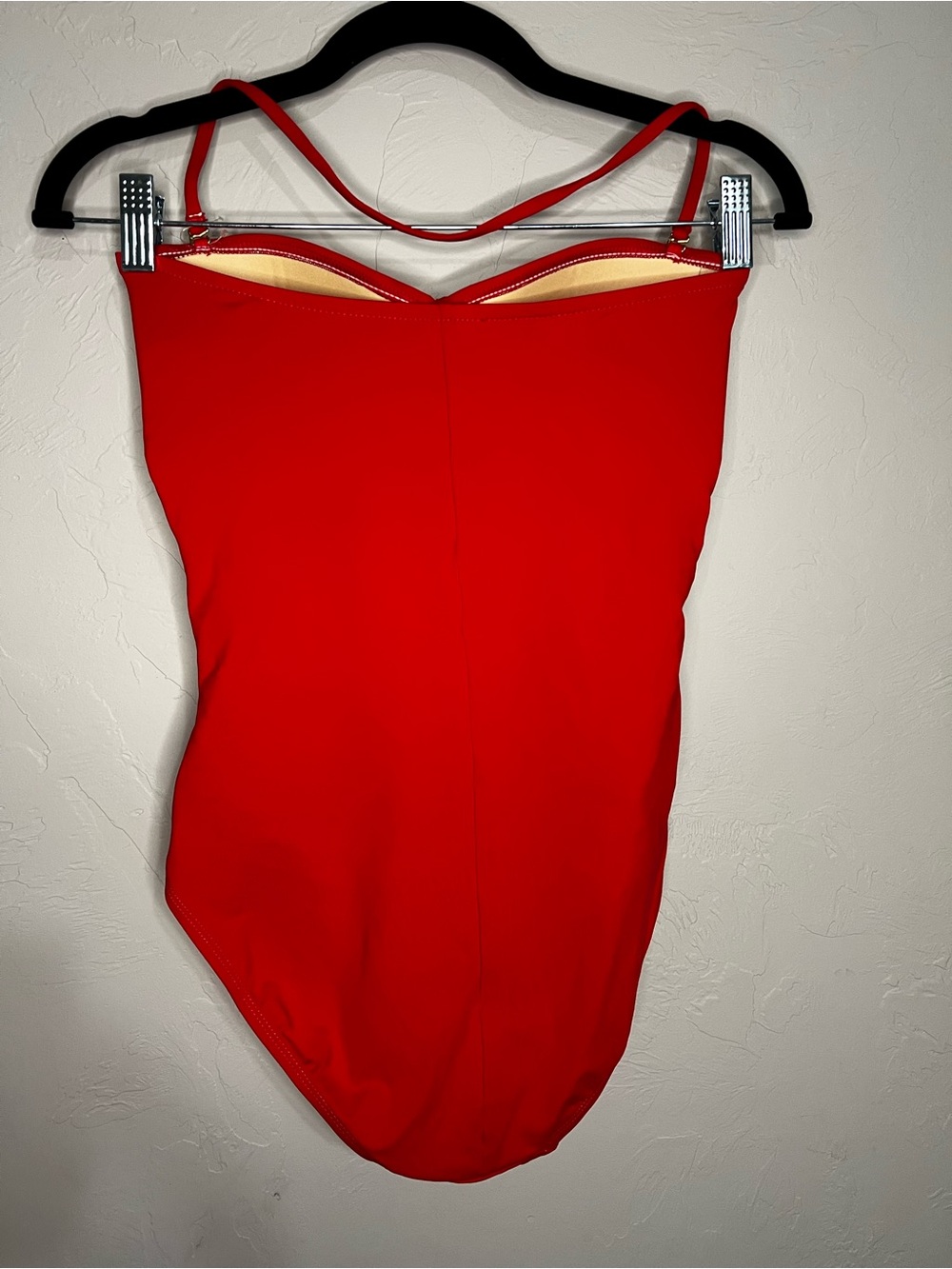 La Blanca Island Goddess Twist-Front Bandeau Pin Up Ruched One-Piece Swimsuit - Picture 7 of 8